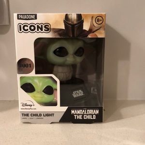 STAR WARS ... The Mandalorian Child Icon Light !